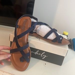 Wonder my piper navy sandals